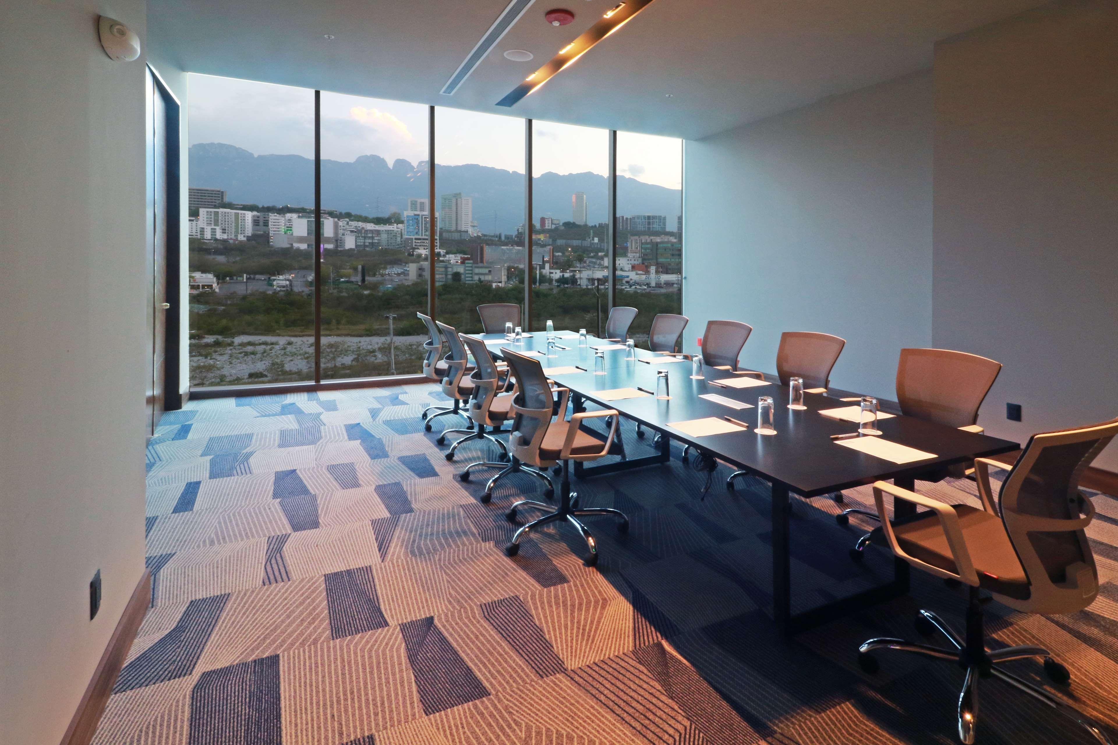 Hilton Garden Inn Monterrey Obispado Екстериор снимка