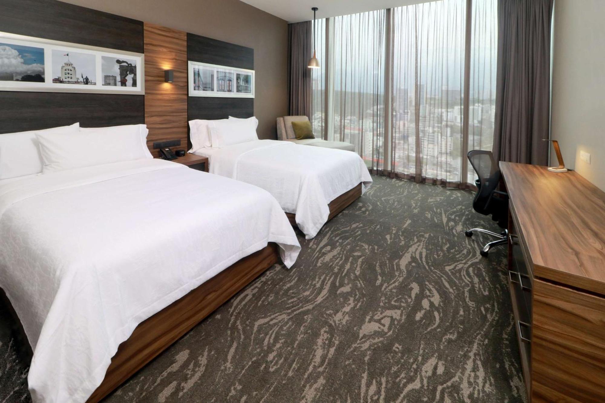 Hilton Garden Inn Monterrey Obispado Екстериор снимка